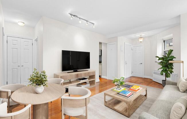 61 E 77 ST