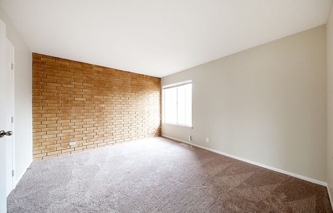 1 bed, 1 bath, 742 sqft, $930, Unit 2018
