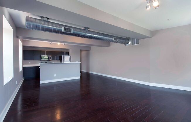 1 bed, 1 bath, 695 sqft, $1,700, Unit Mary 401