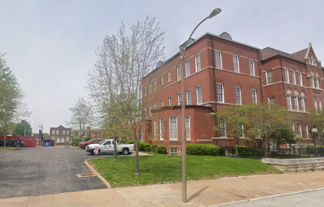 2 beds, 1 bath, 600 sqft, $1,295, Unit 108