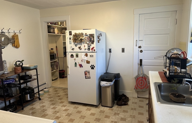 2 beds, 1 bath, 900 sqft, $2,550, Unit 1