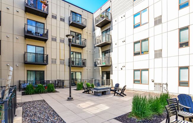 Studio, 1 bath, 555 sqft, $1,499, Unit 136