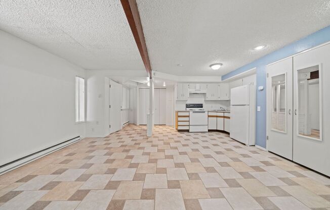 Studio, 1 bath, 500 sqft, $1,200, Unit 07