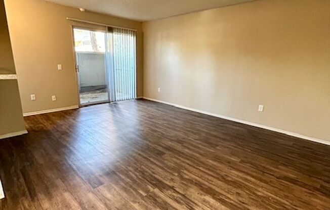1 bed, 1 bath, 700 sqft, $1,500, Unit 87