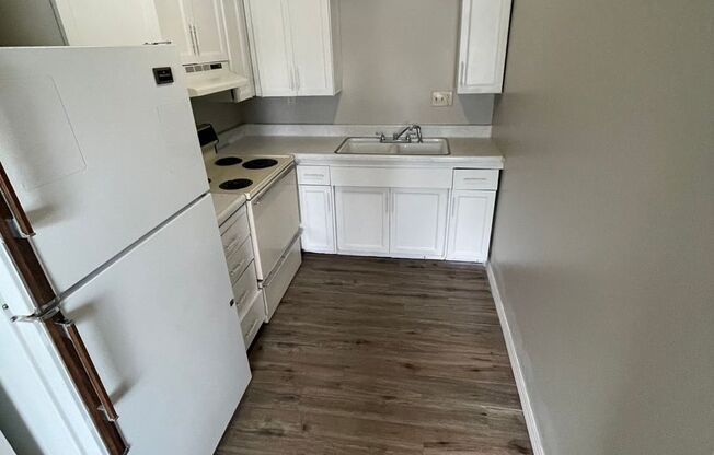 2 beds, 1.5 baths, 1,100 sqft, $895