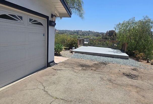 House FOR RENT in Bonita!! Pool and views.