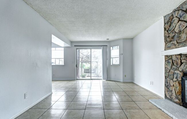 2 bed 1 bath Condo in Victoria Crossing II