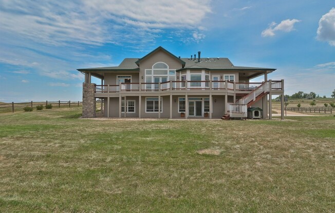 Five Bedroom Ranch Home on 33+ Acres For Rent in Longmont