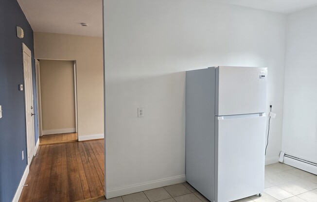 3 beds, 1 bath, 1,400 sqft, $2,900, Unit 3