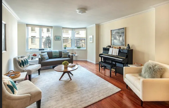 255 W 85 ST