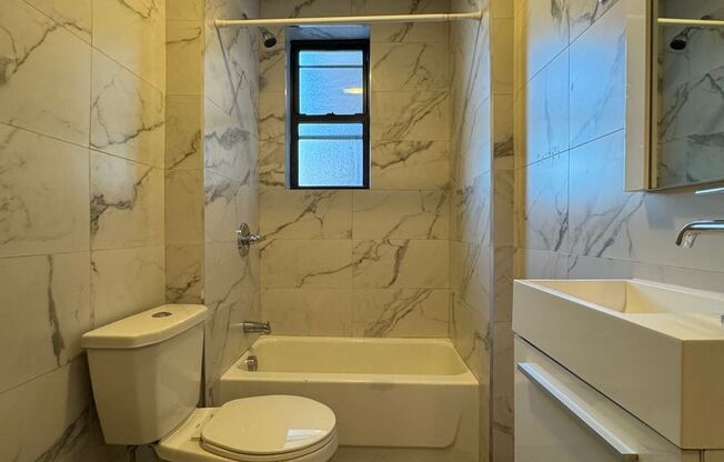 1 bed, 1 bath, $1,095, Unit 2N