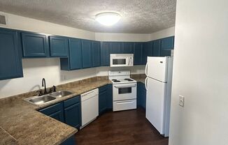 2 beds, 1 bath, 980 sqft, $1,275, Unit Apt #3