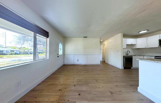 5131 13 AVE N