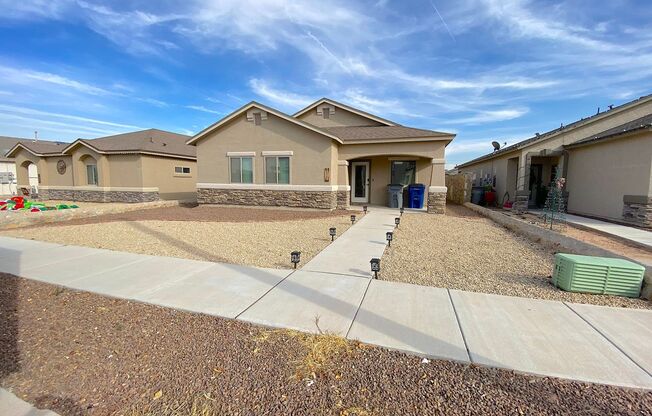 East El Paso 4 bed Refirg A/C