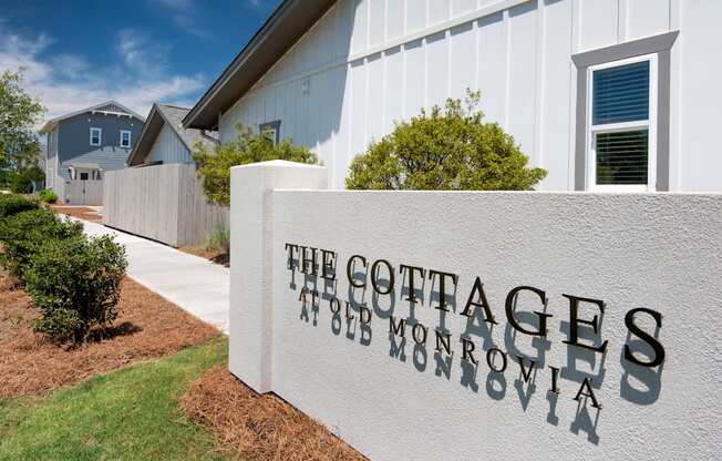 a white building with a sign that reads the gcharettes tx homelessness