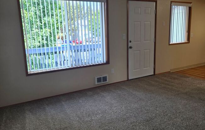 2 beds, 1 bath, 764 sqft, $1,350, Unit 1450-4