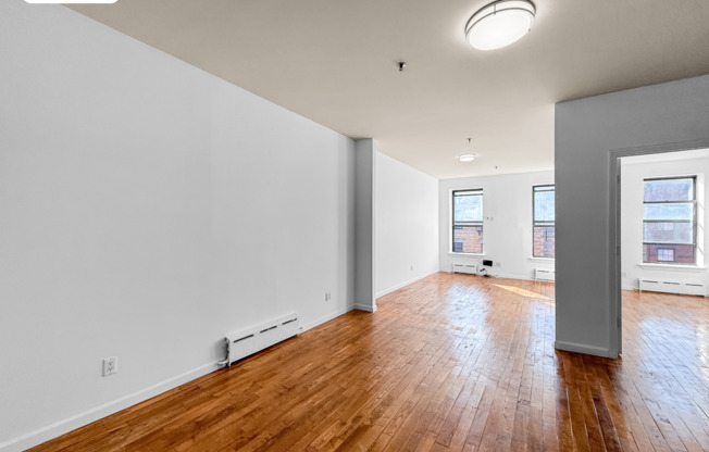 1 bed, 1 bath, $2,600, Unit 4D