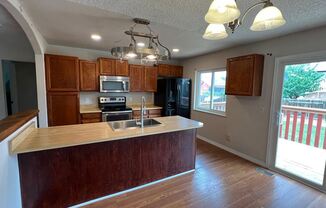 1418 S Lewiston