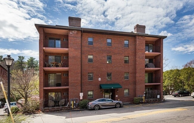 2 beds, 2 baths, 1,023 sqft, $3,000, Unit 13