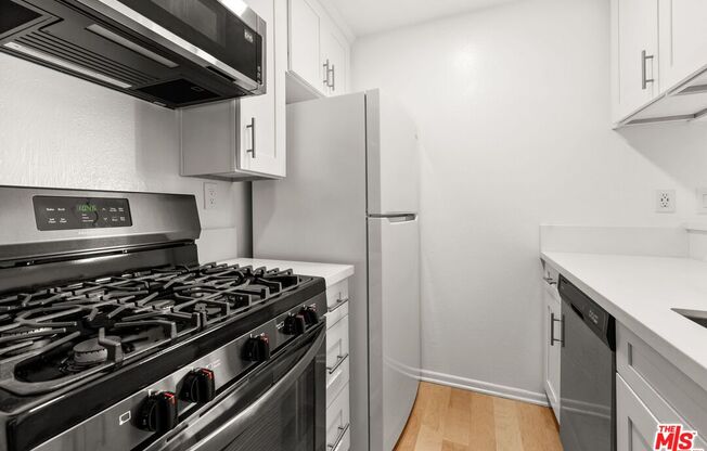 Studio, 1 bath, 494 sqft, $2,099, Unit 304