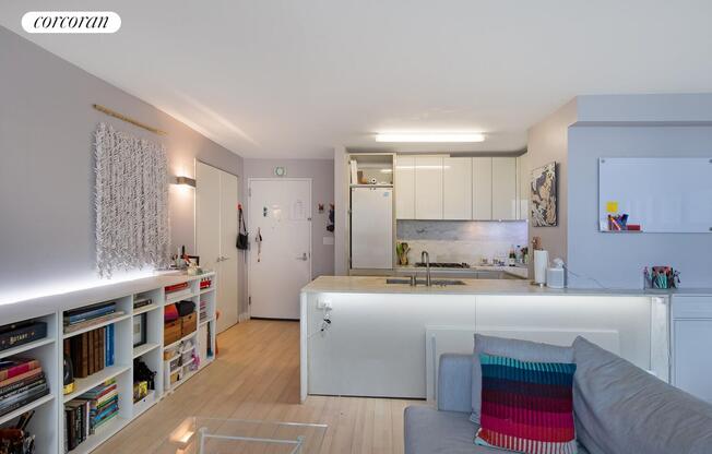 1 bed, 1 bath, 569 sqft, $4,500, Unit 32L