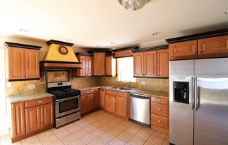 4 beds, 2 baths, 1,800 sqft, $3,800, Unit 2