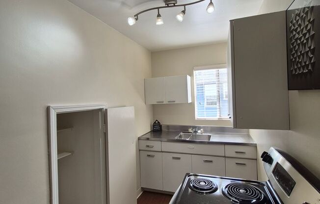 Studio, 1 bath, $1,295, Unit 209