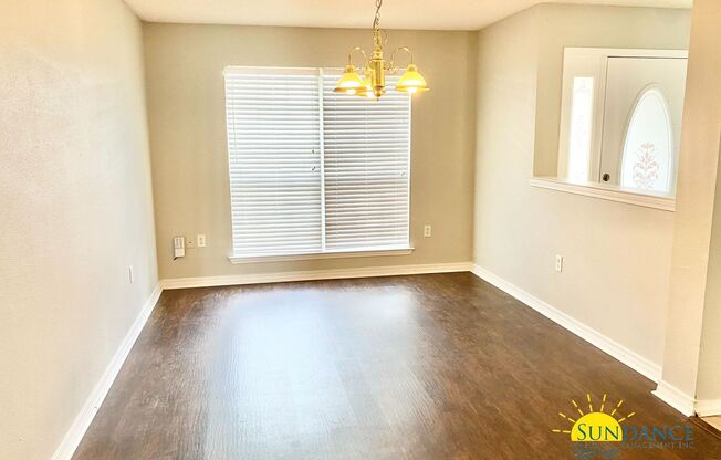Gorgeous 4 Bedroom Home in Navarre!