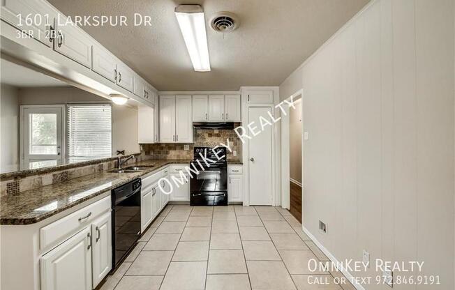 1601 LARKSPUR DR
