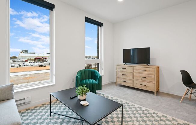 Studio, 1 bath, 530 sqft, $1,385, Unit 319