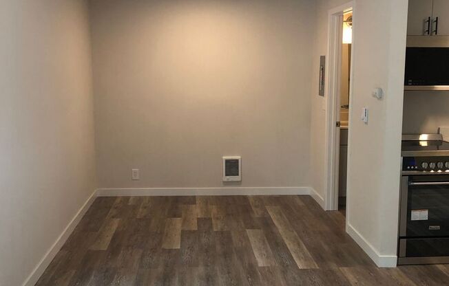 Studio, 1 bath, 425 sqft, $1,525, Unit 2