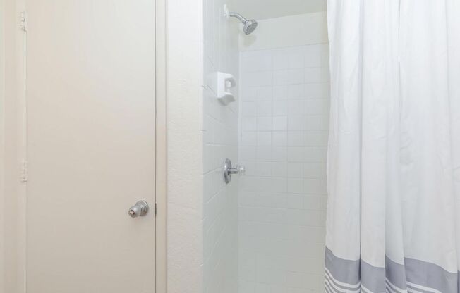 2 beds, 2 baths, 750 sqft, $949, Unit 303