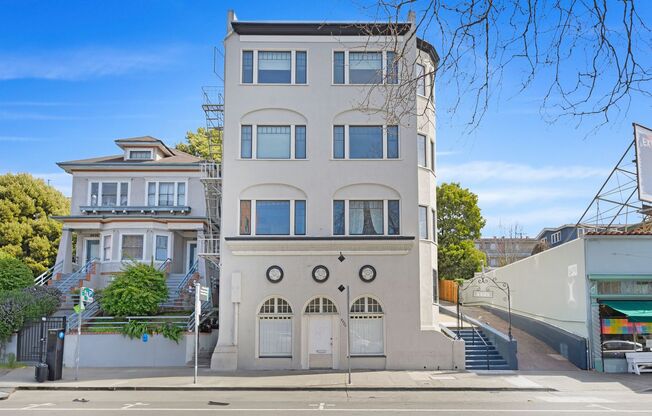 4018 Broadway