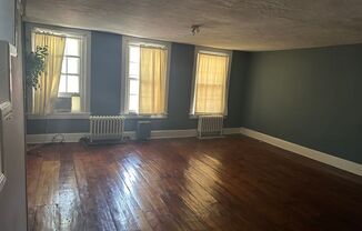 2 beds, 1 bath, $2,200, Unit Third Floor