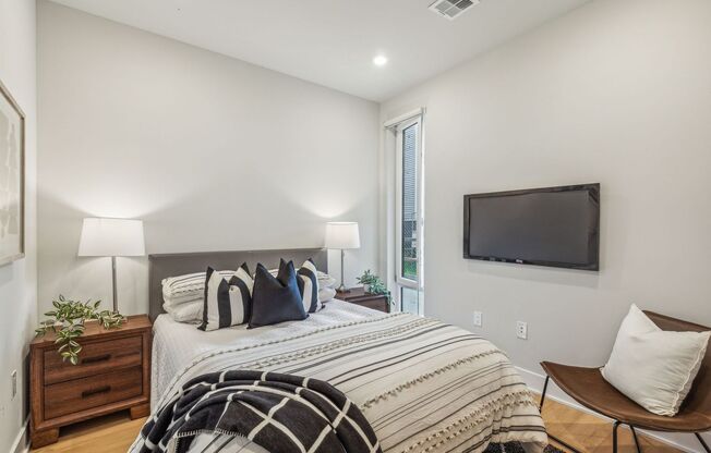 2 beds, 1 bath, 779 sqft, $1,750, Unit 105