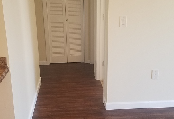 2 beds, 1 bath, 840 sqft, $1,995, Unit 002