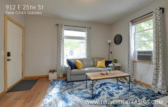 912 E 25 ST