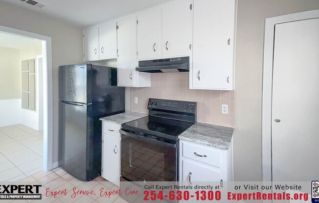 3 beds, 1 bath, 1,050 sqft, $995, Unit 907 Wells St