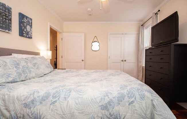 2 beds, 2 baths, 1,000 sqft, $7,800, Unit 4