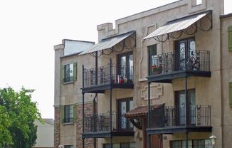 2000 N Garland Ave 112
