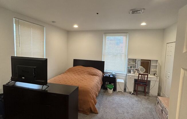 928 Christian Street