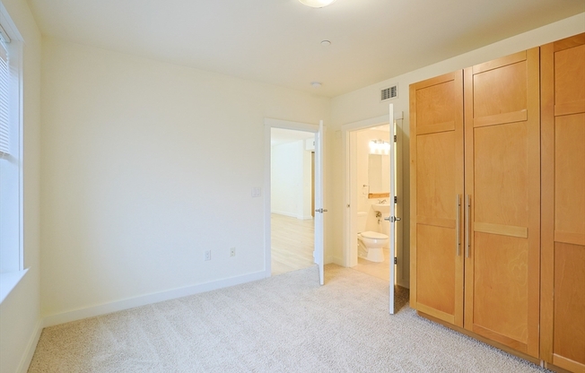 3 beds, 2 baths, 1,175 sqft, $5,200, Unit 302