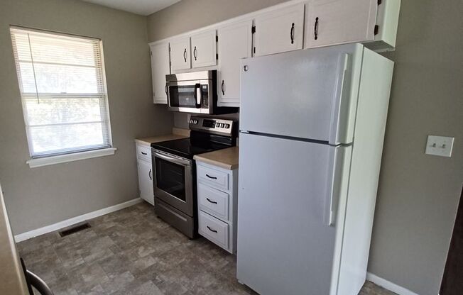 2 beds, 1 bath, 1,300 sqft, $1,679, Unit 7006 N Chas