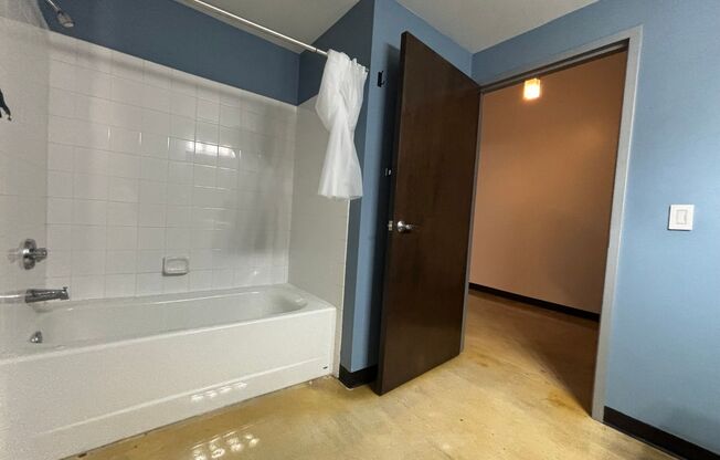 Studio, 1 bath, $1,299