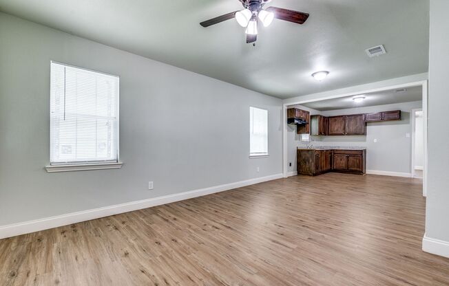 3 Bed 2 Bath House for Rent in Dallas!