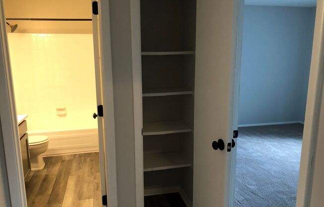 3 beds, 2 baths, 1,300 sqft, $1,749, Unit 5924