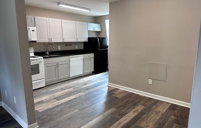 Downtown Raleigh Living – Modern Apartment + ½ Off First Month!