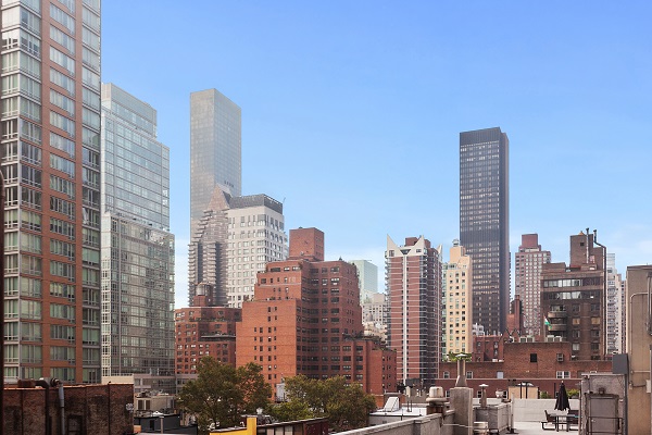 220 E 54 ST