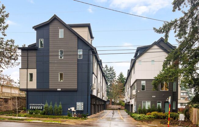 18514 MERIDIAN AVE N