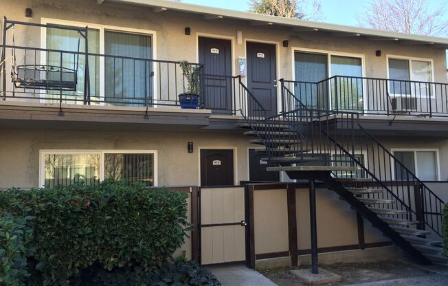 2 beds, 1 bath, 875 sqft, $2,595, Unit #13